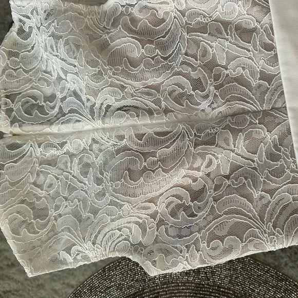 Elegant White Lace Dress with Belt - Picture 8 of 12